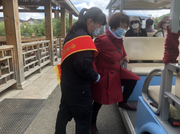 六鼎山文化旅游区 提高服务质量 营造文明新风
